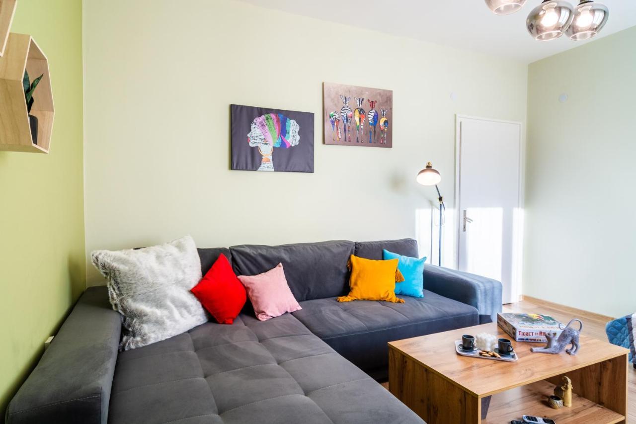 Madrid 2Bdr W Free Parking Near Metro, Serdika Mall Sofia Bagian luar foto