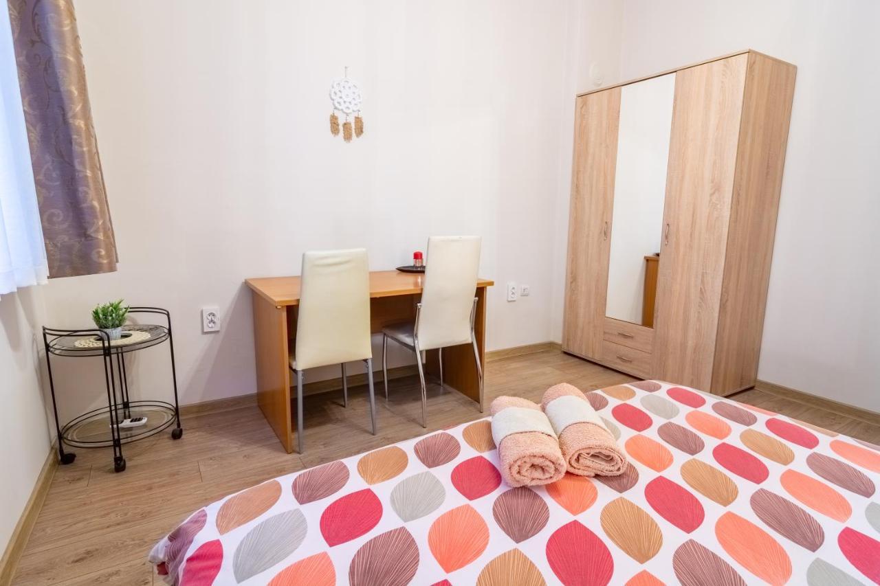 Madrid 2Bdr W Free Parking Near Metro, Serdika Mall Sofia Bagian luar foto