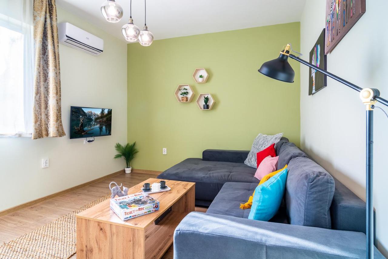 Madrid 2Bdr W Free Parking Near Metro, Serdika Mall Sofia Bagian luar foto