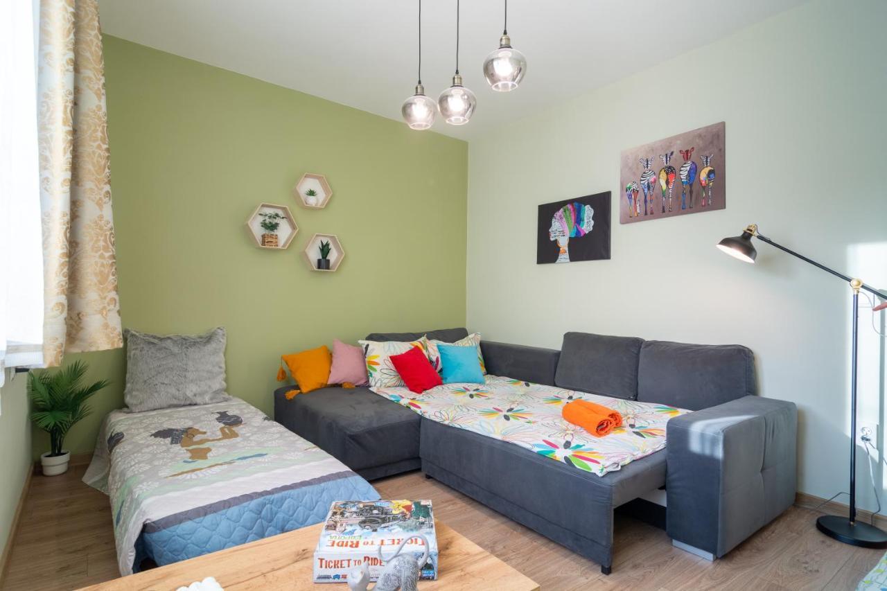 Madrid 2Bdr W Free Parking Near Metro, Serdika Mall Sofia Bagian luar foto